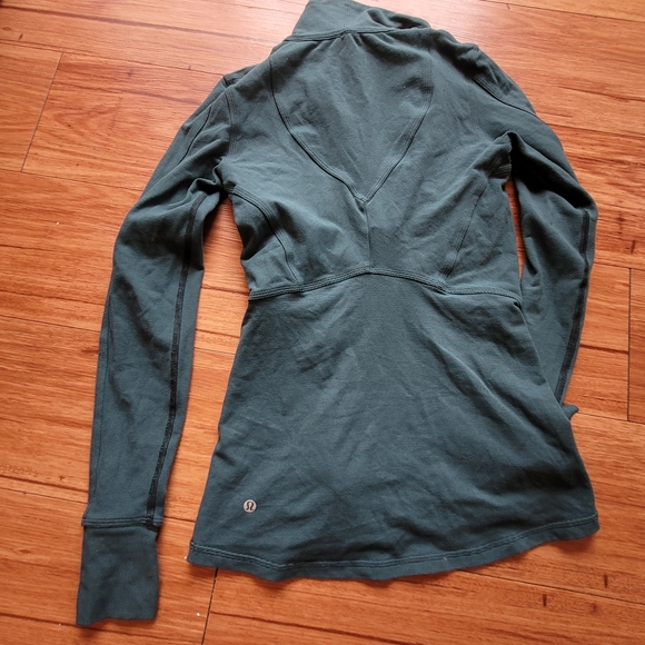 Lululemon jacket - Picture 9 of 12